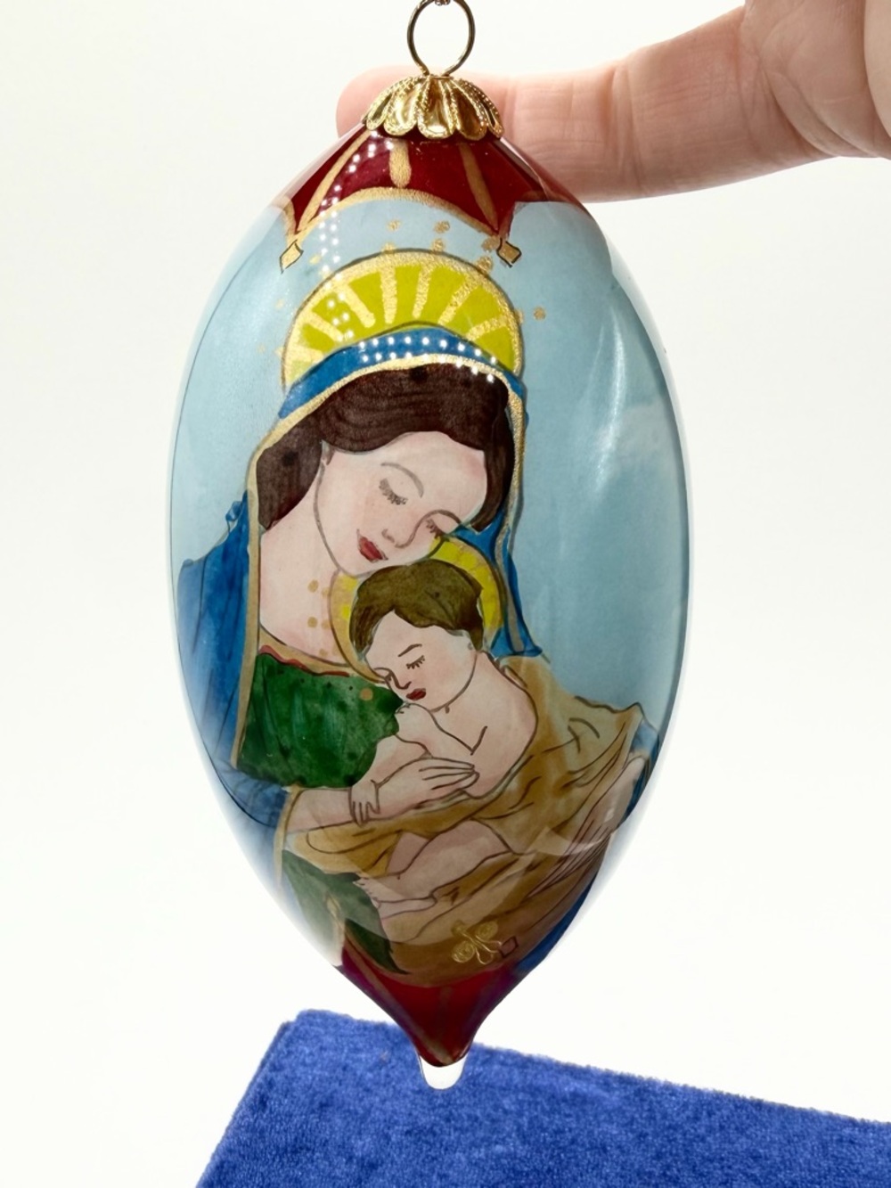 Virgin Mary Madonna and Jesus Li Bien 5” Teardrop 2013 Pier 1 Christmas Ornament